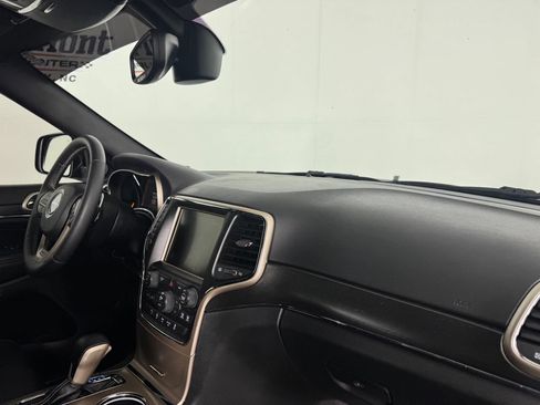 Used 2017 Jeep Grand Cherokee Limited AWD/4WD image 31