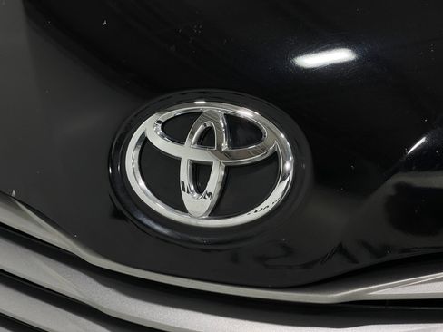 Used 2017 Toyota Sienna XLE w/ XLE Navigation Package FWD image 39