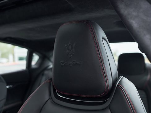 Used 2021 Maserati Quattroporte Trofeo image 54