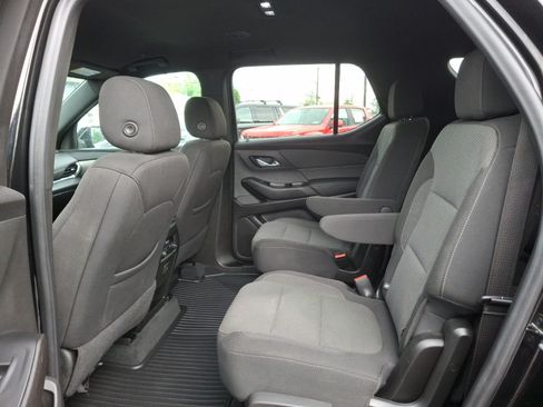 Used 2022 Chevrolet Traverse LT AWD/4WD image 11
