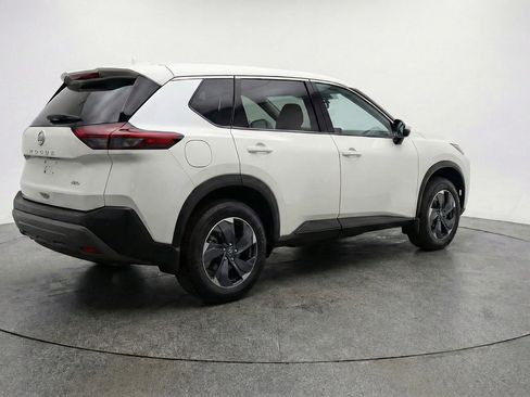 Used 2025 Nissan Rogue SV AWD/4WD image 9