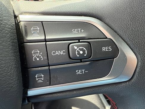 Used 2025 Jeep Compass Trailhawk AWD/4WD image 21