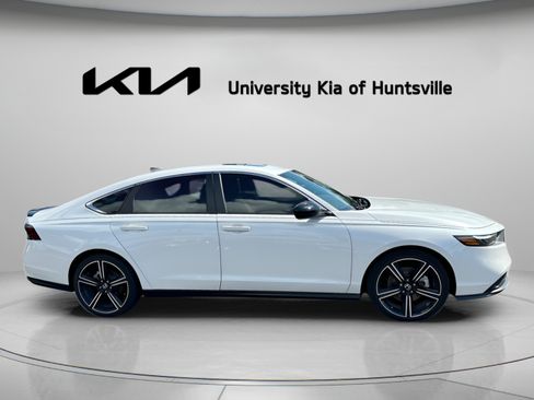 Used 2023 Honda Accord Sport image 9