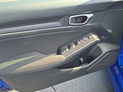Used 2023 Honda Civic Sport image 8