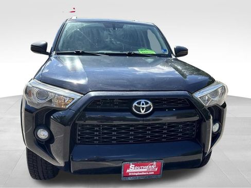 Used 2015 Toyota 4Runner SR5 AWD/4WD image 10