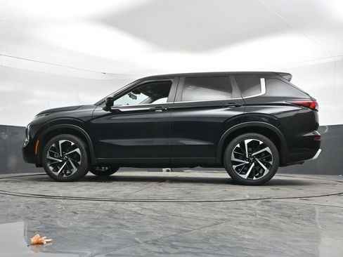 Used 2024 Mitsubishi Outlander SE image 48