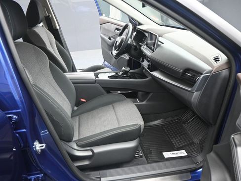 Used 2022 Nissan Rogue SV image 21