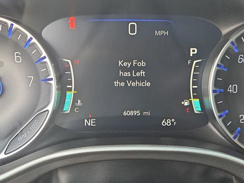 Used 2024 Chrysler Pacifica Touring-L image 30