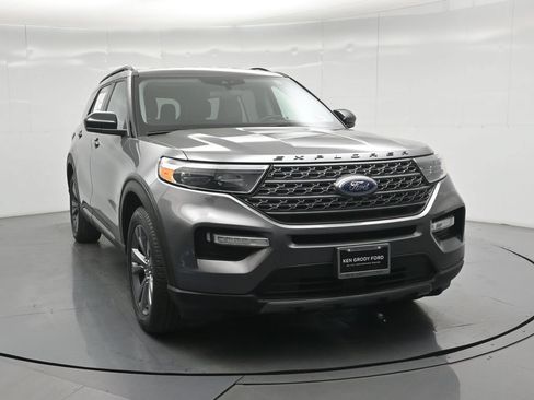 Certified 2023 Ford Explorer XLT w/ Equipment Group 202A RWD image 44
