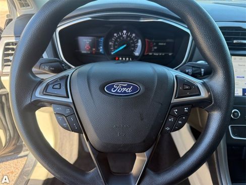 Used 2020 Ford Fusion SE image 14