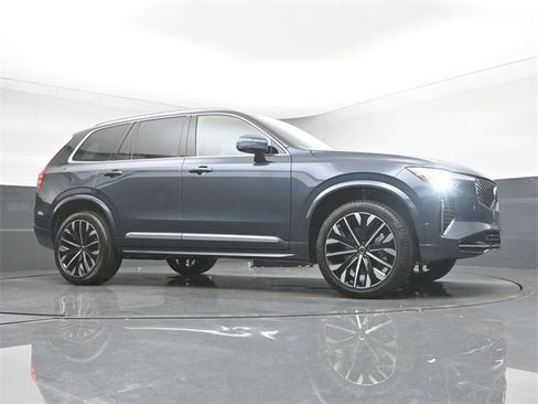 New 2026 Volvo XC90 B6 Plus w/ Protection Package Premier image 38
