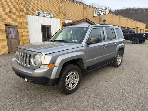 Used 2015 Jeep Patriot Sport w/ Power Value Group AWD/4WD image 1