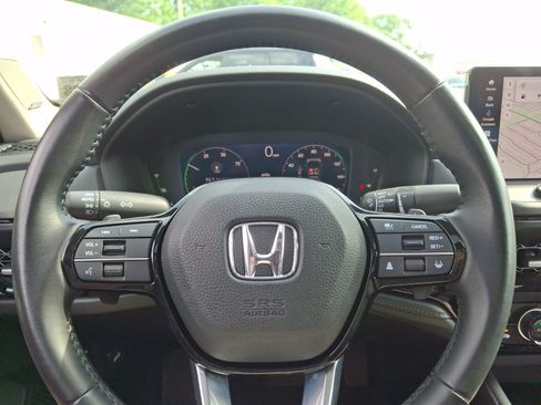 Used 2023 Honda Accord Touring image 19