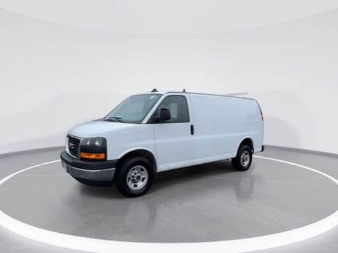 Used 2021 GMC Savana 2500 w/ Driver Convenience Package image 4
