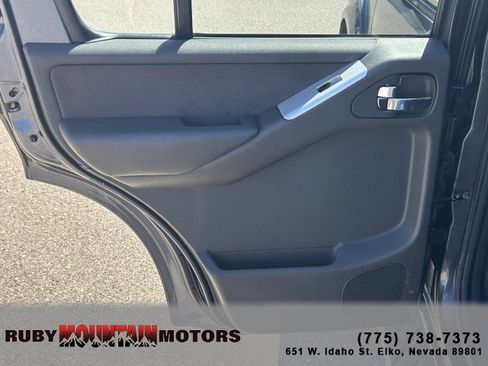 Used 2010 Nissan Pathfinder SE AWD/4WD image 20