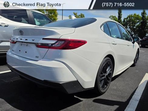 Used 2025 Toyota Camry SE FWD image 6