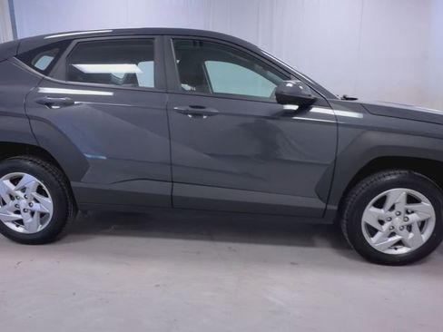 Used 2024 Hyundai Kona SE image 9