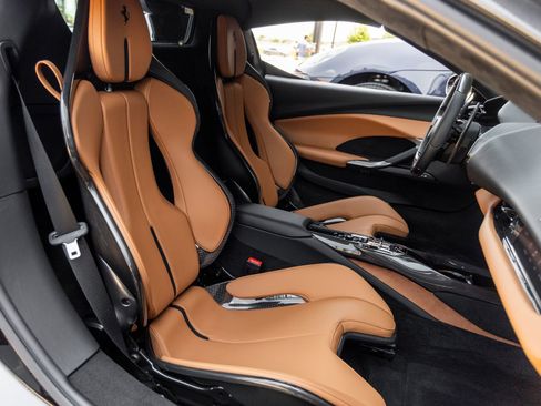Used 2025 Ferrari 296 GTS RWD image 39
