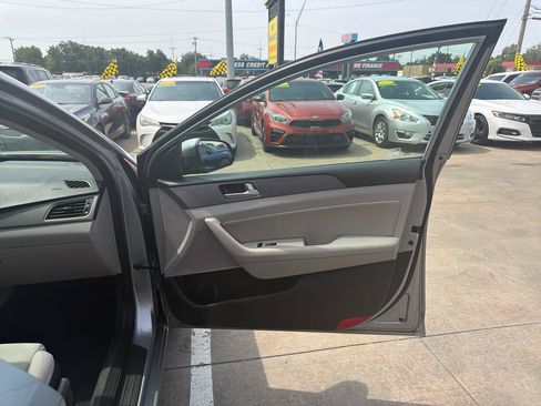 Used 2015 Hyundai Sonata SE w/ Option Group 09 FWD image 22