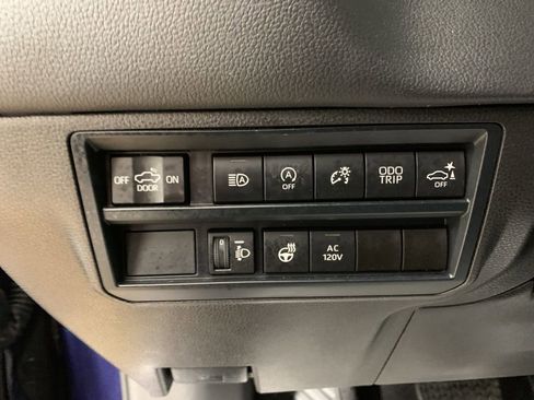 Used 2025 Toyota Tundra Limited w/ Power Package AWD/4WD image 17