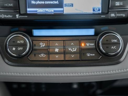 Used 2015 Toyota RAV4 Limited image 23