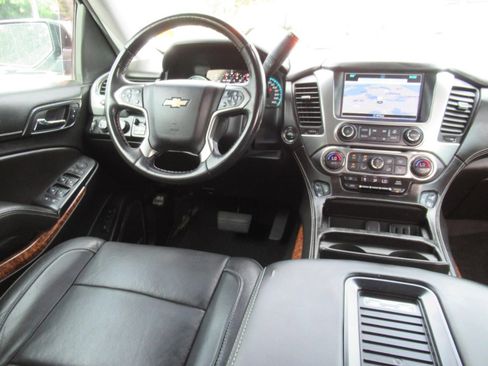 Used 2018 Chevrolet Tahoe Premier AWD/4WD image 13