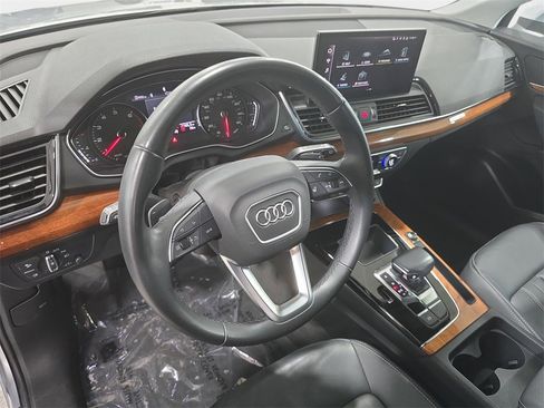 Used 2023 Audi Q5 2.0T Premium w/ Convenience Package image 16