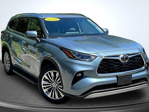Used 2022 Toyota Highlander Platinum AWD/4WD image 3