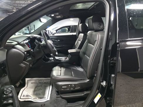Used 2023 Chevrolet Traverse RS image 14