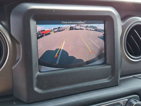 Used 2022 Jeep Wrangler Unlimited Sport AWD/4WD image 21