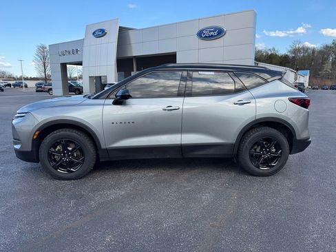 Used 2024 Chevrolet Blazer LT w/ Midnight/Sport Edition image 2