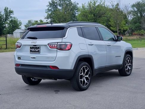 Used 2025 Jeep Compass Limited AWD/4WD image 7