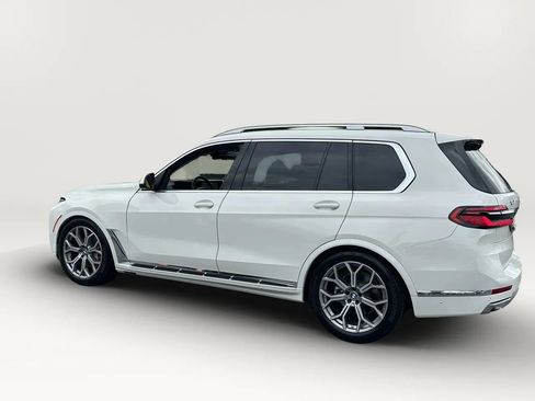Used 2025 BMW X7 xDrive40i image 4