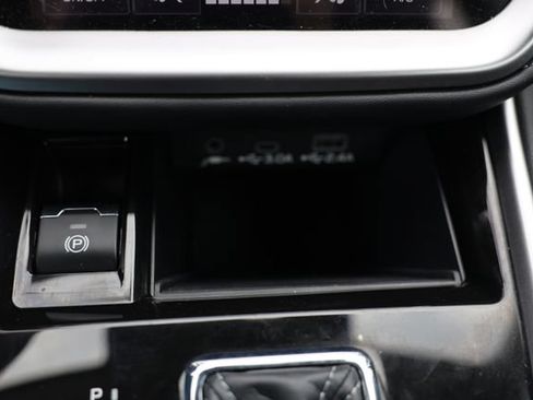 Certified 2025 Subaru Outback Premium AWD/4WD image 38