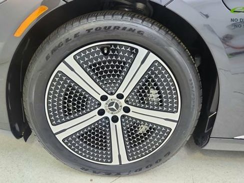 Used 2023 Mercedes-Benz EQS 450+ 4MATIC Sedan image 60