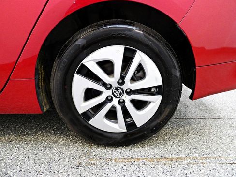 Used 2017 Toyota Prius Three w/ Carpet Mat Package FWD image 25