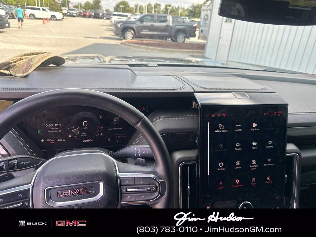 Used 2025 GMC Yukon Elevation AWD/4WD image 5