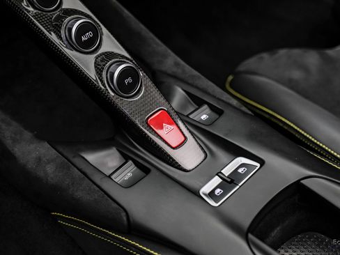 Used 2023 Ferrari 812 GTS RWD image 71