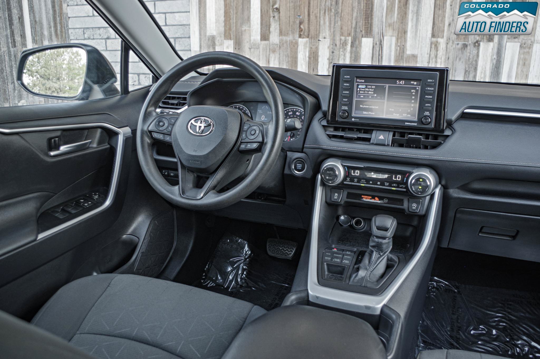 Used 2021 Toyota RAV4 XLE AWD/4WD image 16