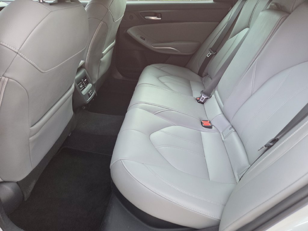 Used 2021 Toyota Avalon XLE FWD image 21