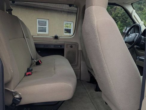 Used 2011 Ford E-350 and Econoline 350 XLT image 25