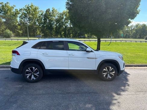 Used 2025 Volkswagen Atlas Cross Sport SE AWD/4WD image 8