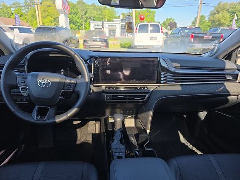 Used 2025 Toyota Camry XLE w/ Premium Package AWD/4WD image 12
