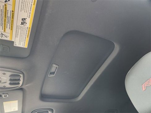 Certified 2024 Chevrolet Trax RS w/ Sunroof Package image 24