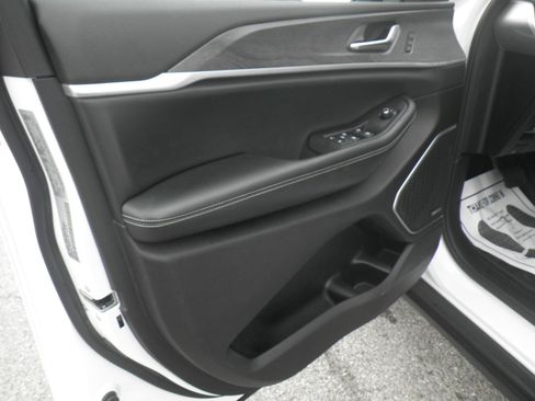 Used 2021 Jeep Grand Cherokee L Limited image 17