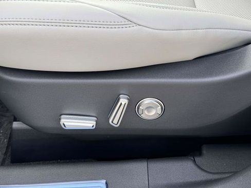 New 2026 Lincoln Nautilus Premier AWD/4WD image 14