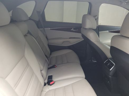 Used 2017 Kia Sorento FWD w/ LX Convenience Package image 19