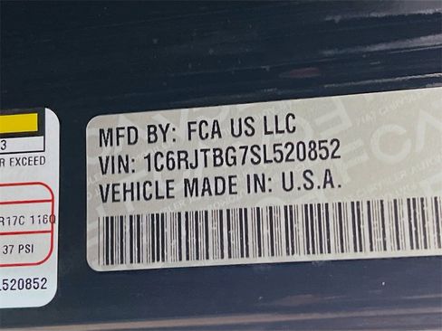 Used 2025 Jeep Gladiator Rubicon w/ Convenience Group image 29