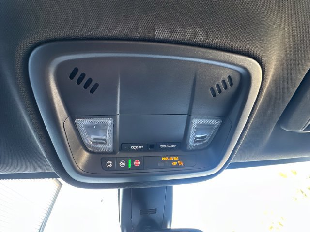 Used 2023 Chevrolet Traverse LT FWD image 39