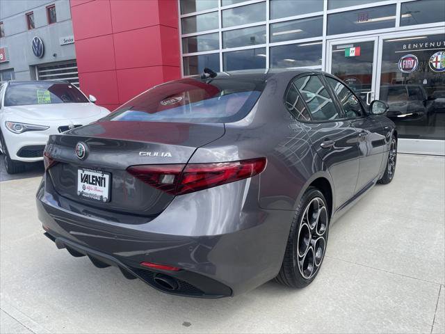 Certified 2022 Alfa Romeo Giulia Veloce AWD/4WD image 12